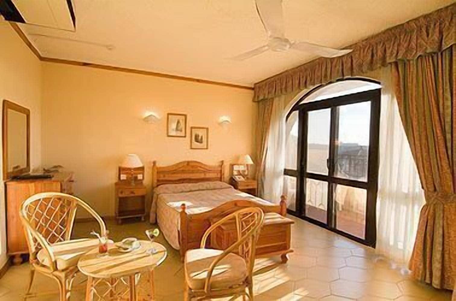 Hotel Cornucopia